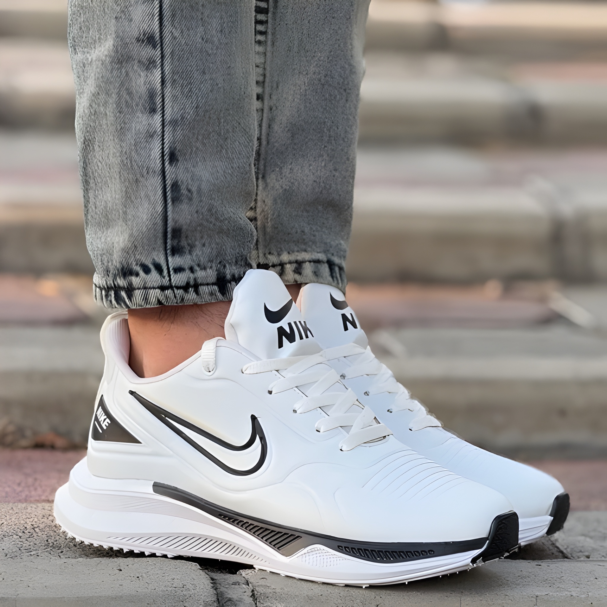 تصویر کتونی مردانه نایکی زوم رنگ سفید سایز ۴۱ تا ۴۴ 