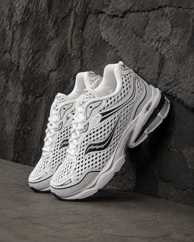 کفش کتانی ساکونی اسپرت مردانه رنگ سفید مشکی مدل (Saucony ProGrid) سبک و راحت
