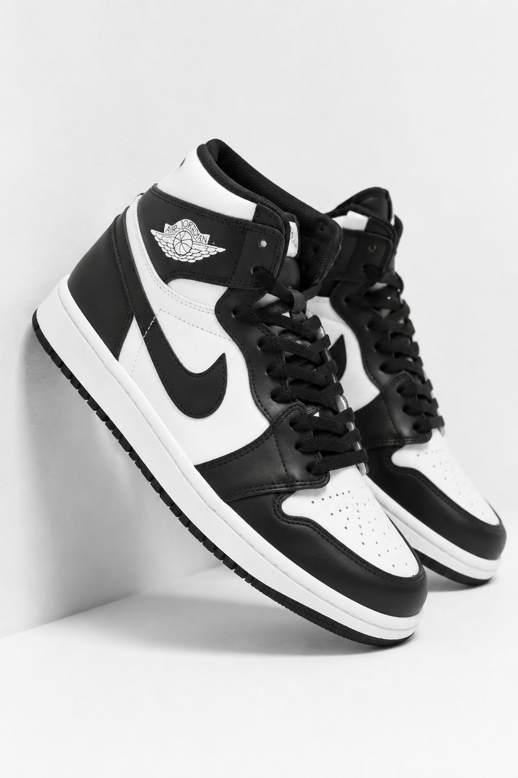 کفش بسکتبال نایک مدل JORDAN 1 ساقدارمردانه  مشکی سفید