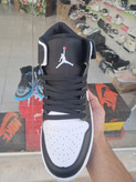 کفش بسکتبال نایک مدل JORDAN 1 ساقدارمردانه مشکی سفید