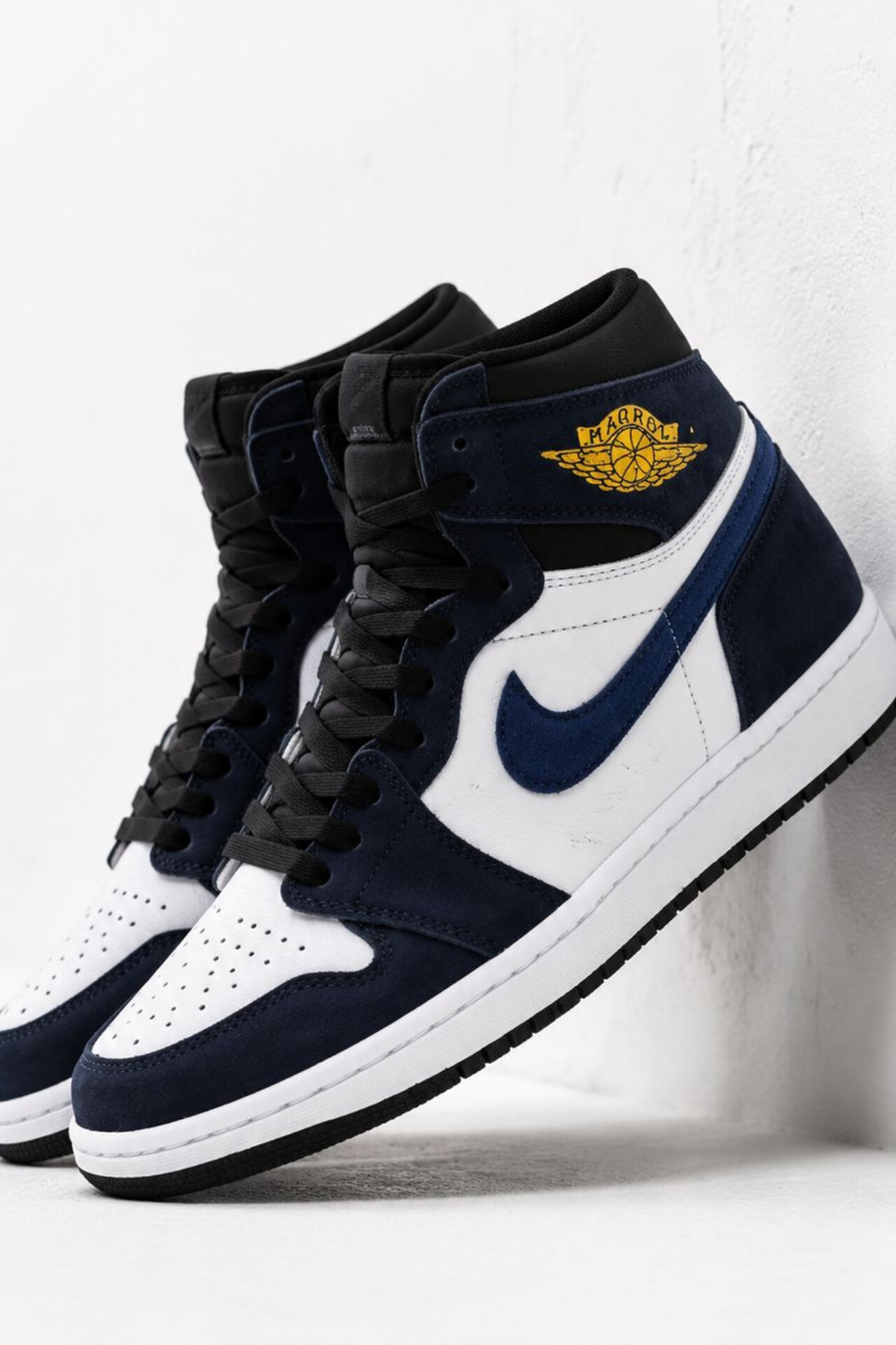کفش بسکتبال نایکی دخترانه ایر جردن ۱ ساقدار  مشکی سرمه ایNike Air Jordan