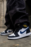 کفش بسکتبال نایکی دخترانه ایر جردن ۱ ساقدار مشکی سرمه ایNike Air Jordan