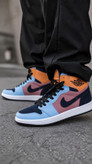کفش بسکتبال نایکی دخترانه ایر جردن ۱ ساقدار آبی نارنجیNike Air Jordan