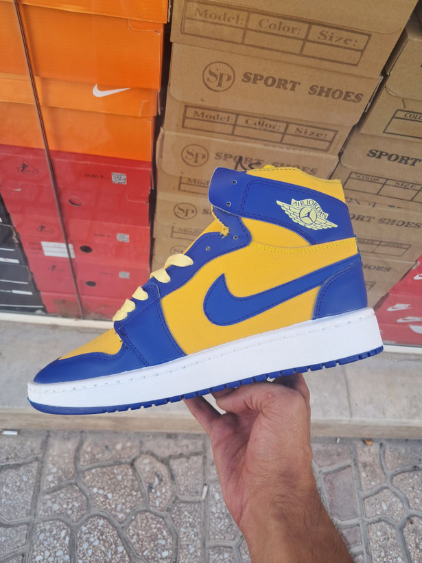 کفش بسکتبال نایک مدل JORDAN 1 ساقدار آبی زرد