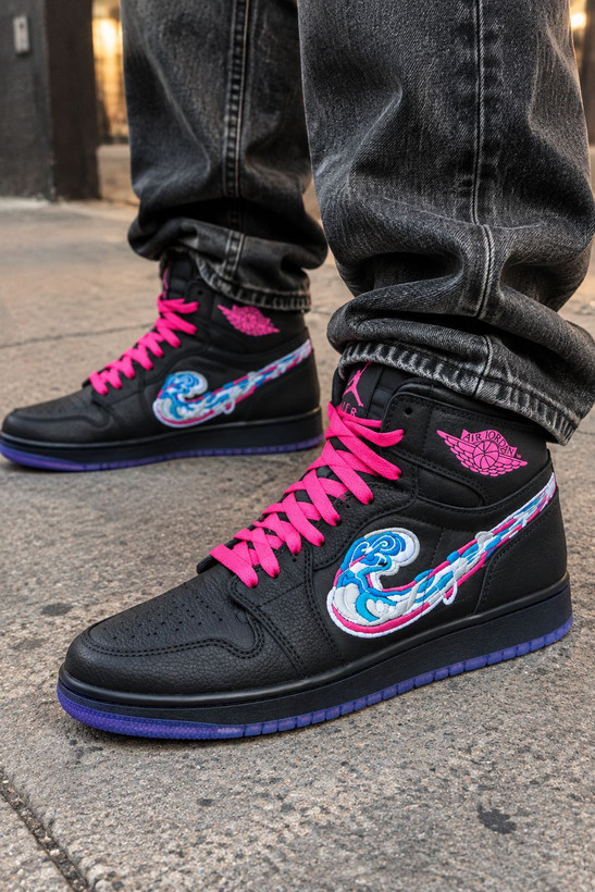 کفش بسکتبال نایکی دخترانه ایر جردن ۱ ساقدار مشکی صورتی کاستوم شده Nike Air Jordan