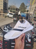 کتونی راحتی مردانه مدل Adidas رنگ سفید( تو انبار مونده زرد شده)